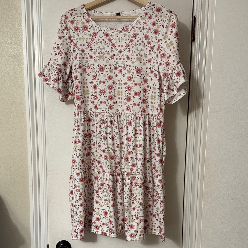 Floral Tiered Short Sleeve Dress - White with Pink Floral